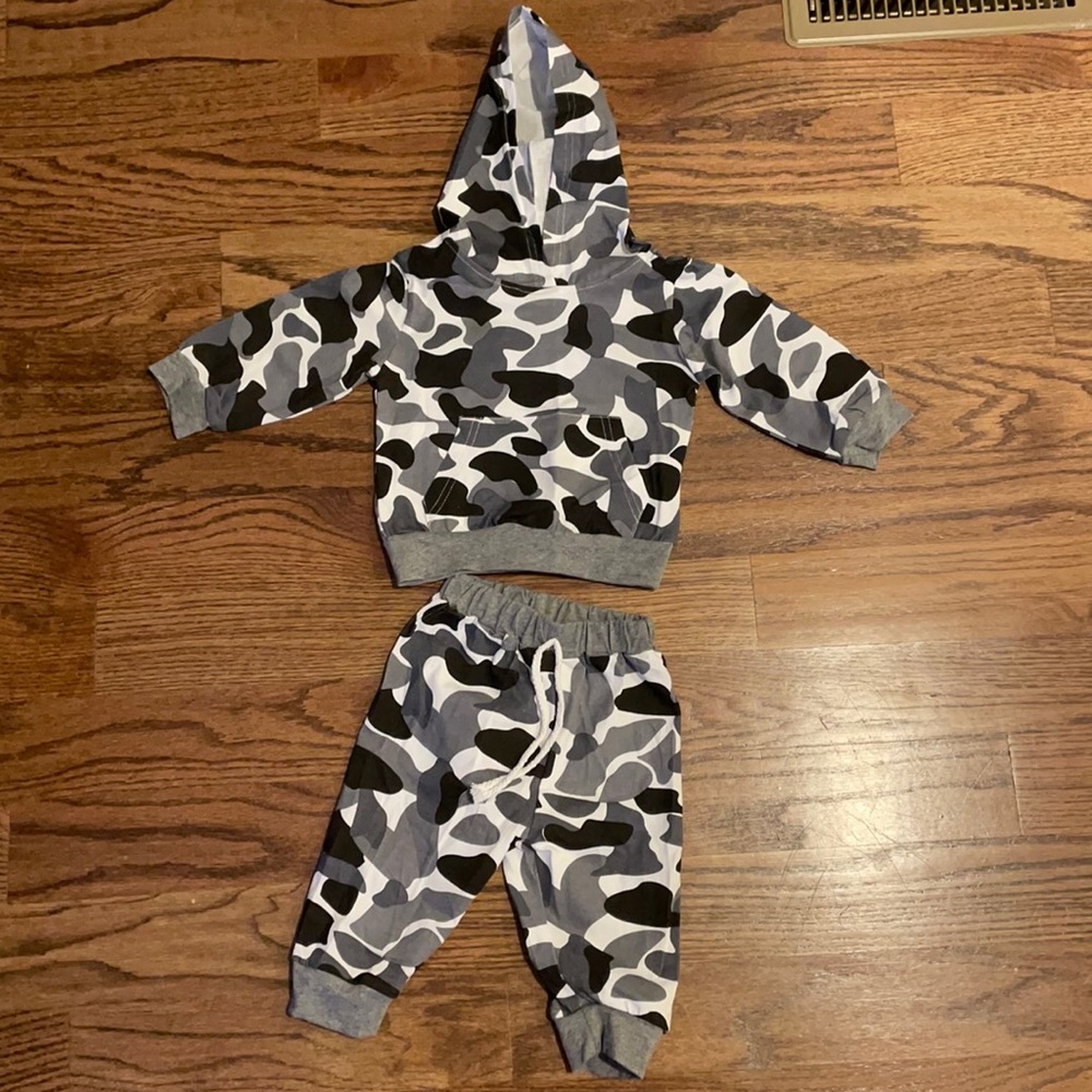 Never worn 2 piece camo set